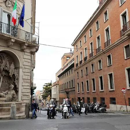 Trevi 4*